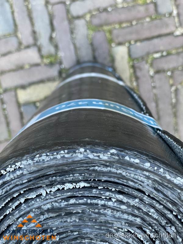 Rol bitumen dakleer met leislag voor plat dak in Winschoten Rol bitumen dakleer met leislag voor plat dak in Winschoten