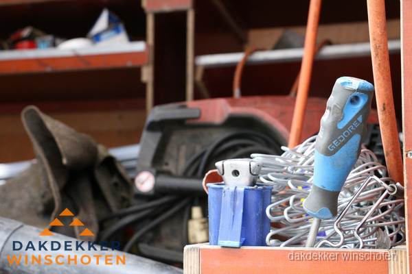Professioneel gereedschap van dakdekker in Winschoten Professioneel gereedschap van dakdekker in Winschoten