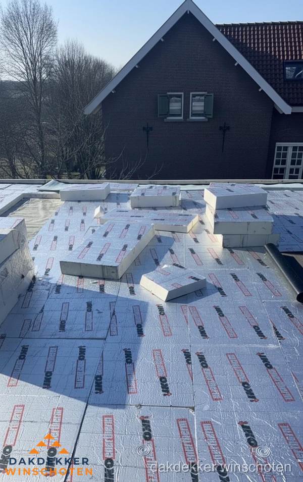 IKO PIR isolatieplaten op plat dak in Winschoten IKO PIR isolatieplaten op plat dak in Winschoten