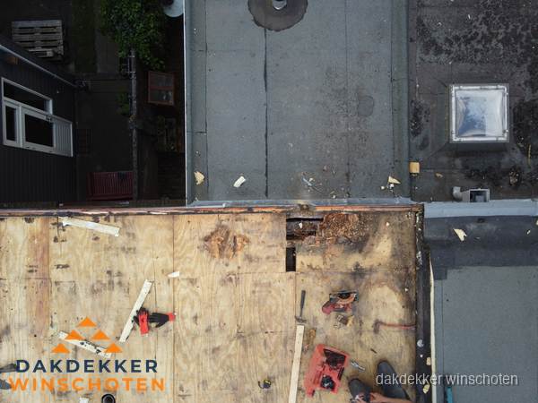 Dakschade en renovatie plat dak vanuit de lucht in Winschoten Dakschade en renovatie plat dak vanuit de lucht in Winschoten